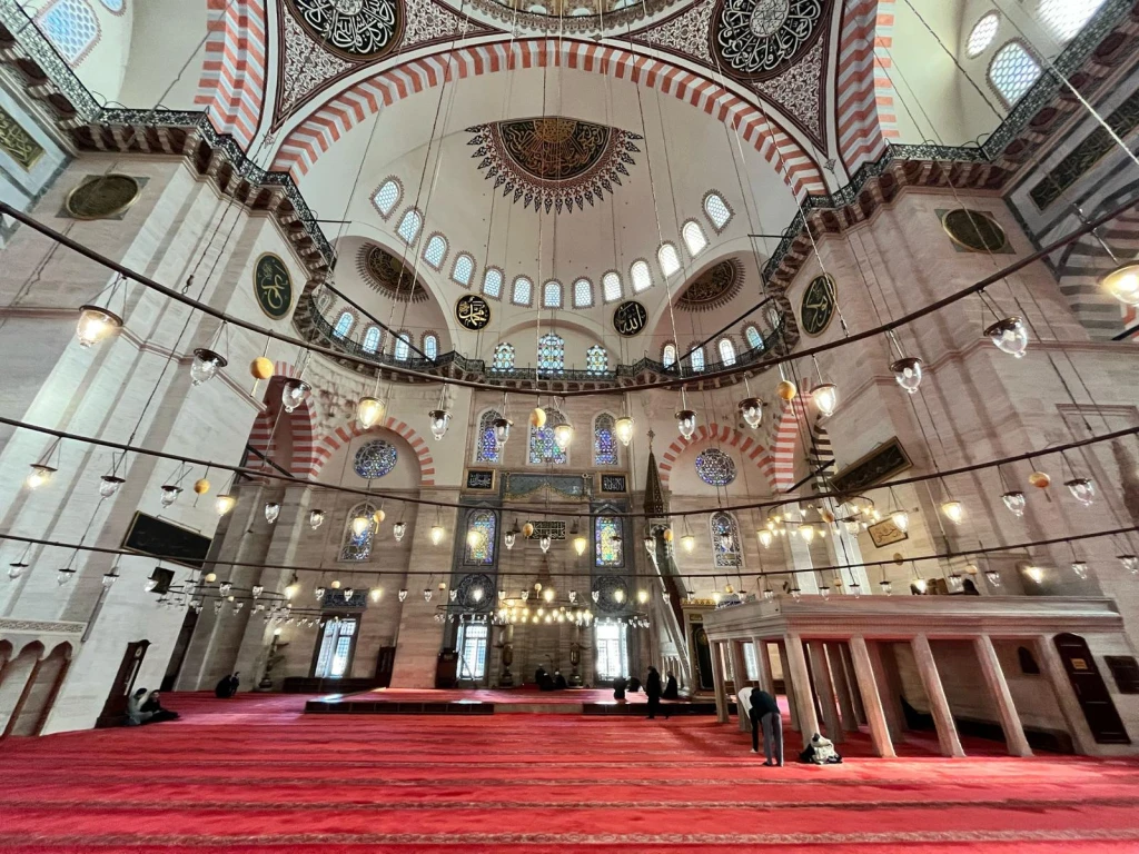 Beyond the Classic: Exclusive Grand Bazaar Roof & Süleymaniye Walking Tour