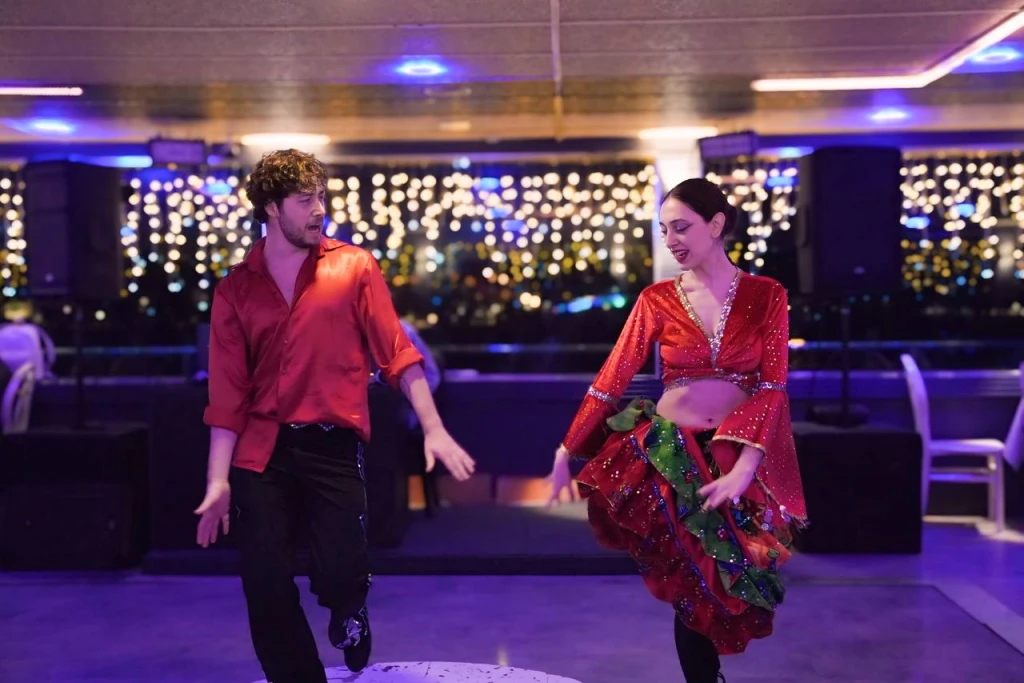 Boğaz'da Eşsiz Türk Gecesi