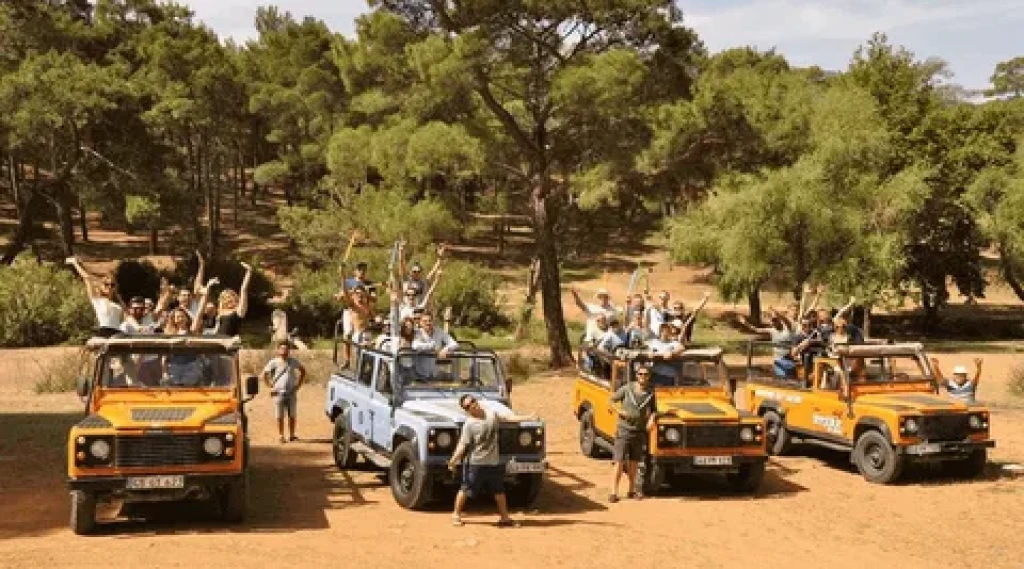 ΗΜΕΡΗΣΙΑ ΕΚΔΡΟΜΗ ΣΕ ΤΖΙΠ ΣΤΗΝ ΦΕΘΙΕ