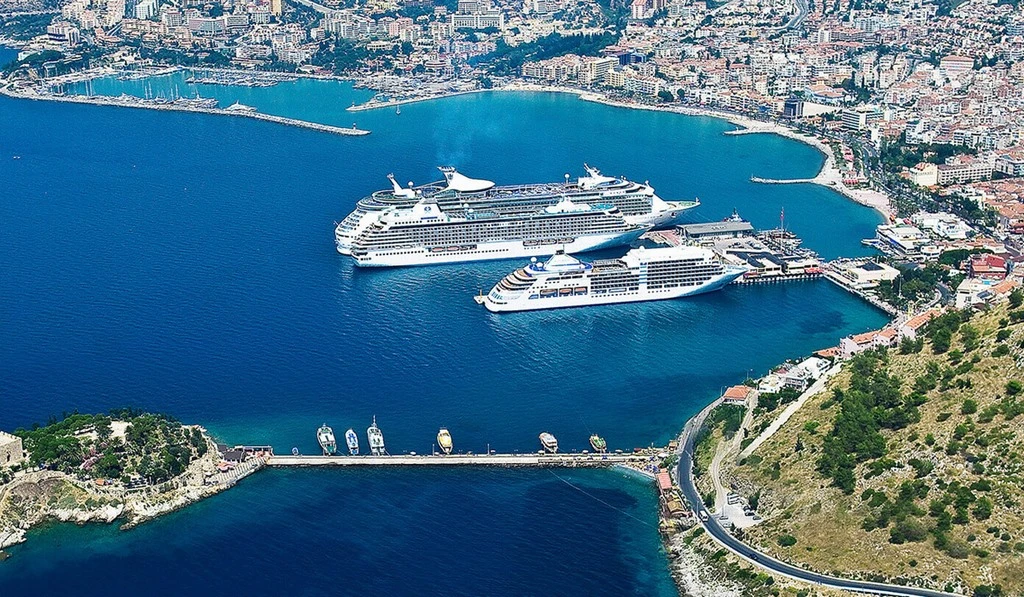 Kuşadası, Çeşme, Ayvalık Tour / 2 Nätter Hotellövernattning / Avgång från Istanbul