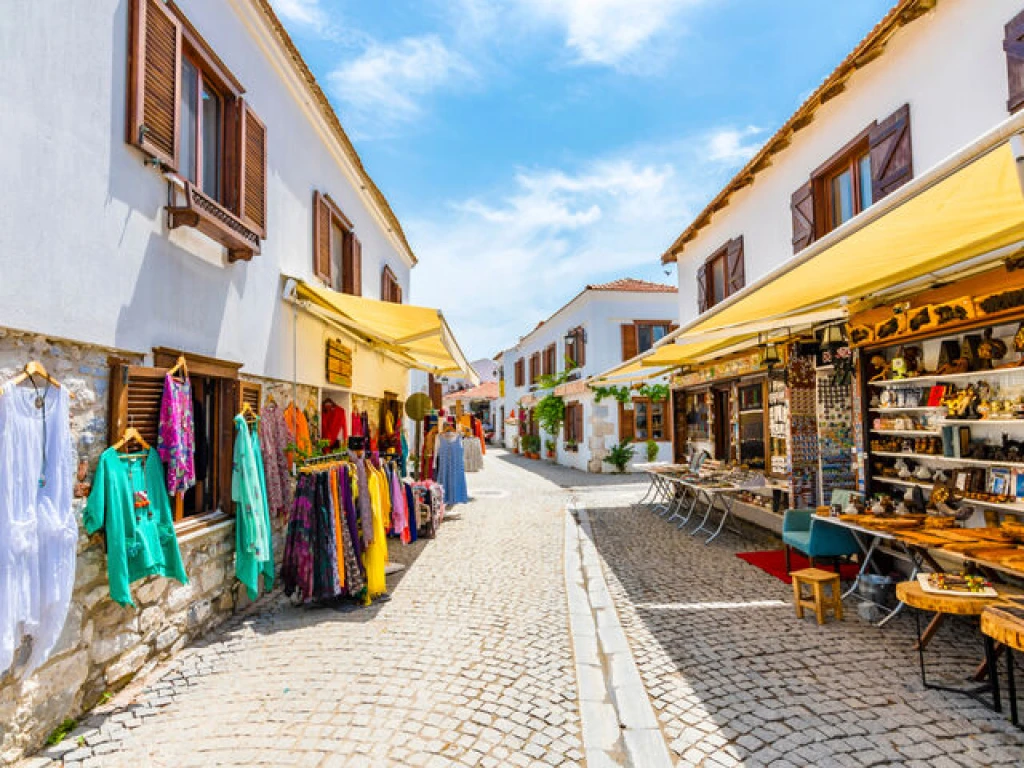 تور دو شب اقامت در هتل / خروج از استانبول / روستاهای پنهان اژه، بریگی، تیر، شیرینجه، سافریه‌سار، اورلا، آلاچاتی