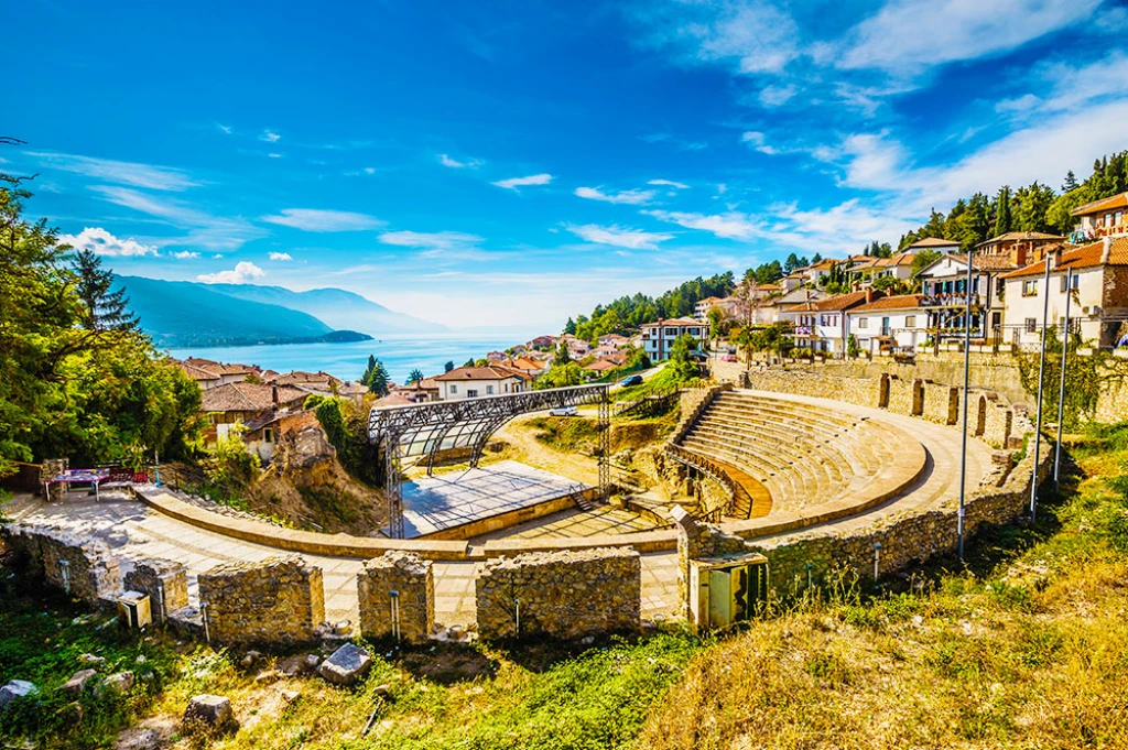 Stora Balkanresan Air Albania med 6 länder utan visum, extra turer inkluderade / 7 nätter hotellboende / Avresa från Istanbul / Flyg till Tirana