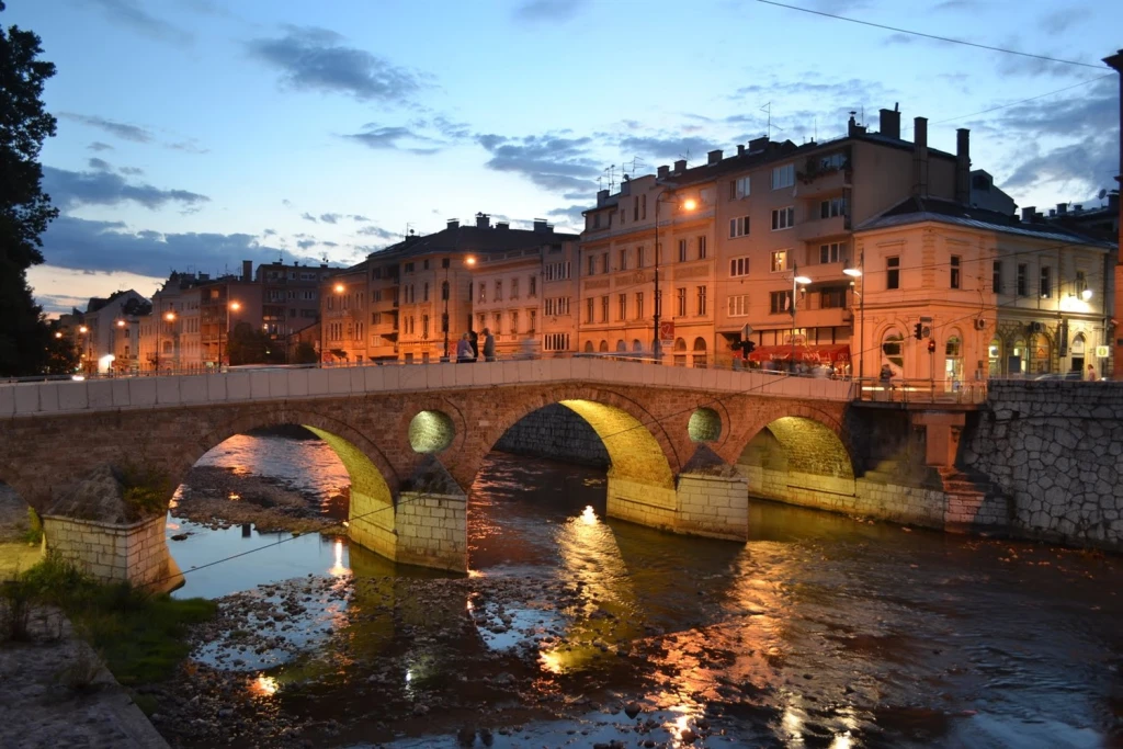 تور بالکان به طور کامل 5 کشور با پرواز AJet شامل تورهای اضافی بدون ویزا / اقامت در هتل به مدت 7 شب / خروج از استانبول / رفت و آمد از توزلا