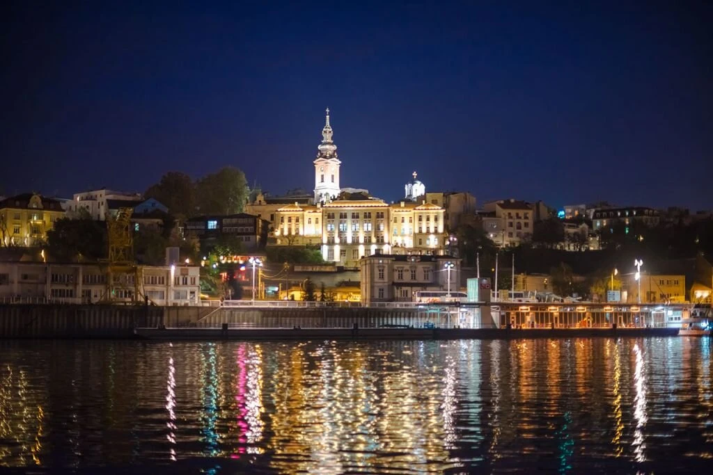 تور بالکان به طور کامل 5 کشور با پرواز AJet شامل تورهای اضافی بدون ویزا / اقامت در هتل به مدت 7 شب / خروج از استانبول / رفت و آمد از توزلا