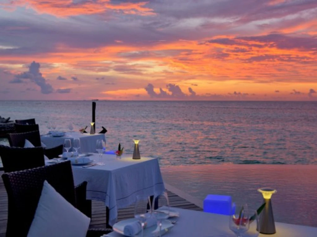 تور مالدیو با پرواز دبی بدون ویزا / اقامت ۴ شب در هتل / Departure از استانبول