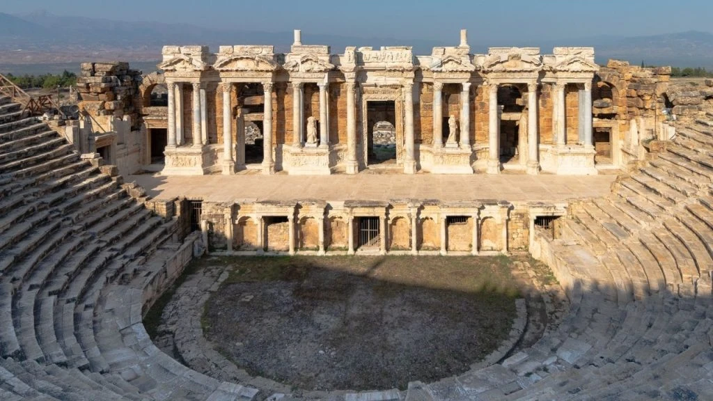 ΠΕΡΙΗΓΗΣΗ ΣΤΟ ΠΑΜΟΥΚΑΛΕ