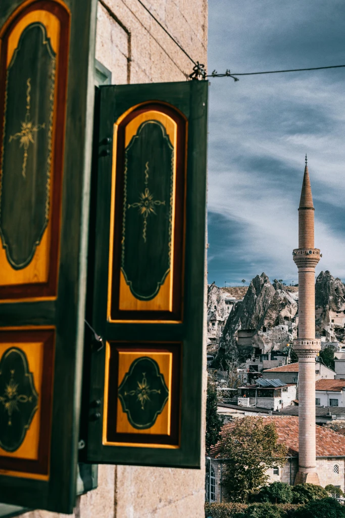 Gdzie się zatrzymać w Kapadocji: najlepsze hotele i dlaczego kochamy Uçhisar