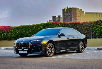 BMW 7.40i 2023