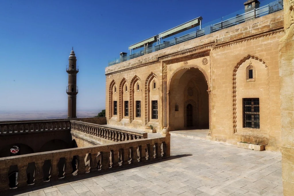 گپ تور / ۴ شب اقامت در هتل / خروج از استانبول