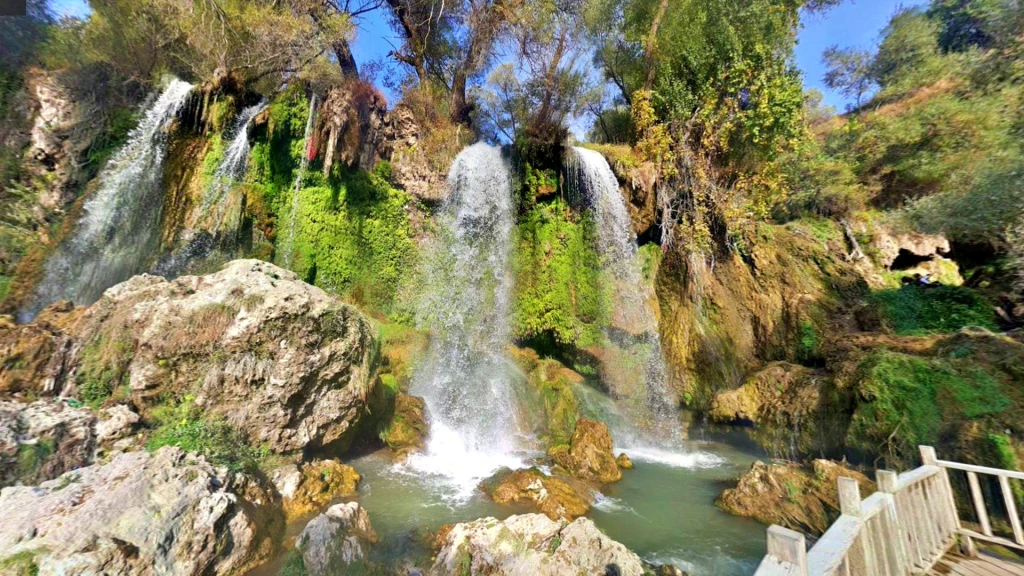 Flyg med övernattning i Van Tatvan Tunceli Munzur Ovacık Kemaliye Sivas / 3 nätter hotellboende / Avresa från Istanbul