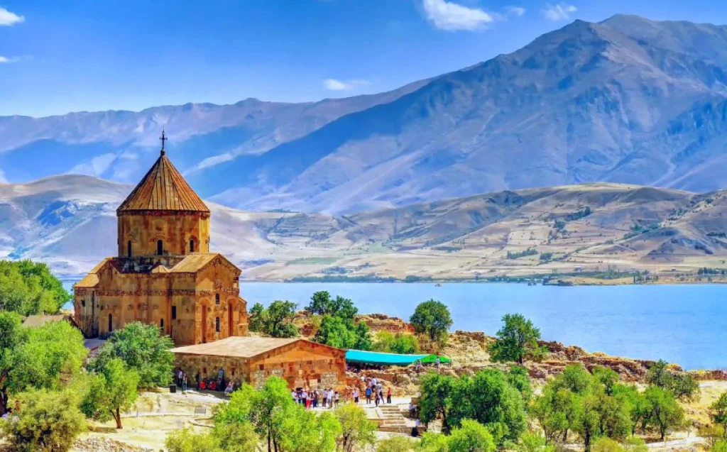 Flyg med övernattning i Van Tatvan Tunceli Munzur Ovacık Kemaliye Sivas / 3 nätter hotellboende / Avresa från Istanbul