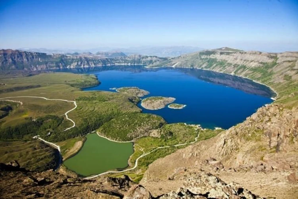 Flyg med övernattning i Van Tatvan Tunceli Munzur Ovacık Kemaliye Sivas / 3 nätter hotellboende / Avresa från Istanbul