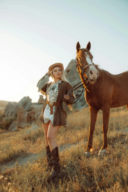 Тур їзди на конях на світанку та заході сонця через долини Каппадокії