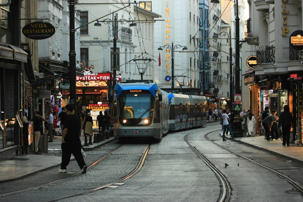 How to Use Public Transport in Istanbul (and Why You Might Still Want a Guide)(2025)