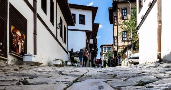 イェディゴレル - アマストラ - サフランボル - アバント湖ツアー