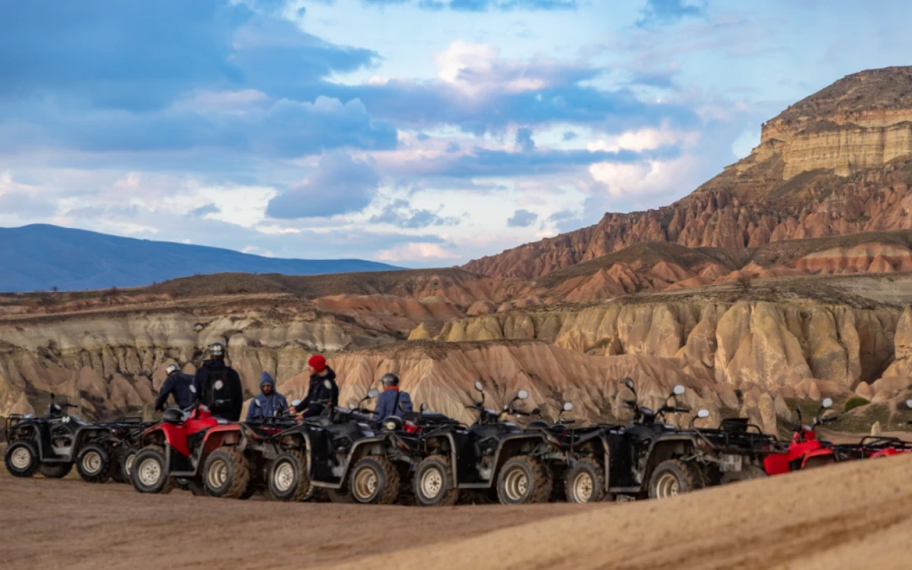 Tour in ATV al tramonto in Cappadocia – Camini delle Fate e Vallate