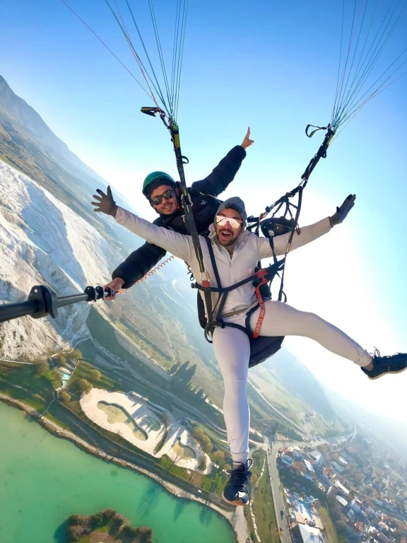 Приключение с параглайдинг в Памуккале