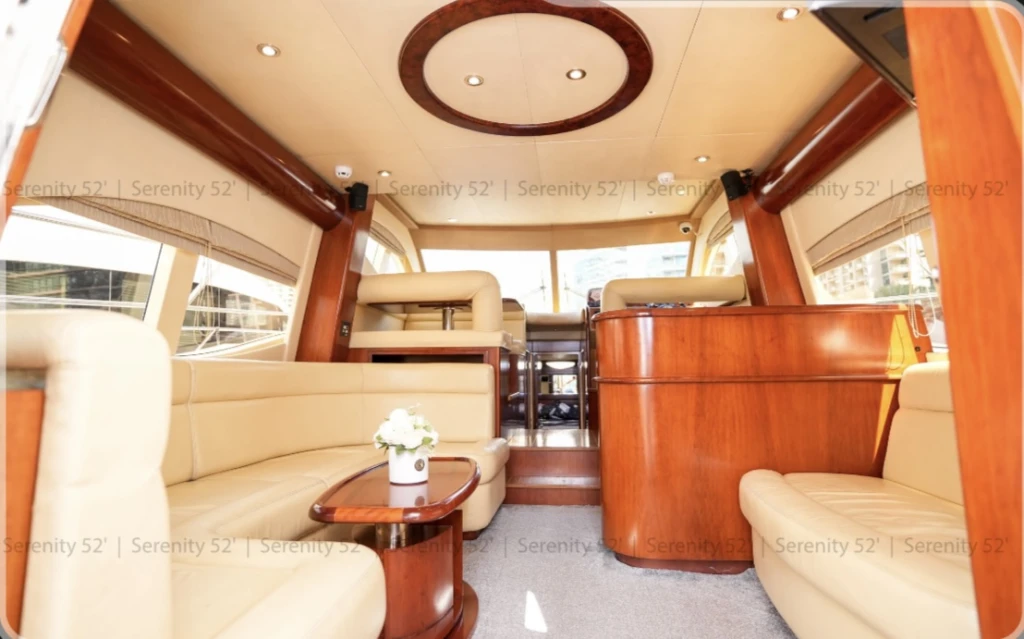 Majestad 52 - Excursión privada en yate por Dubái