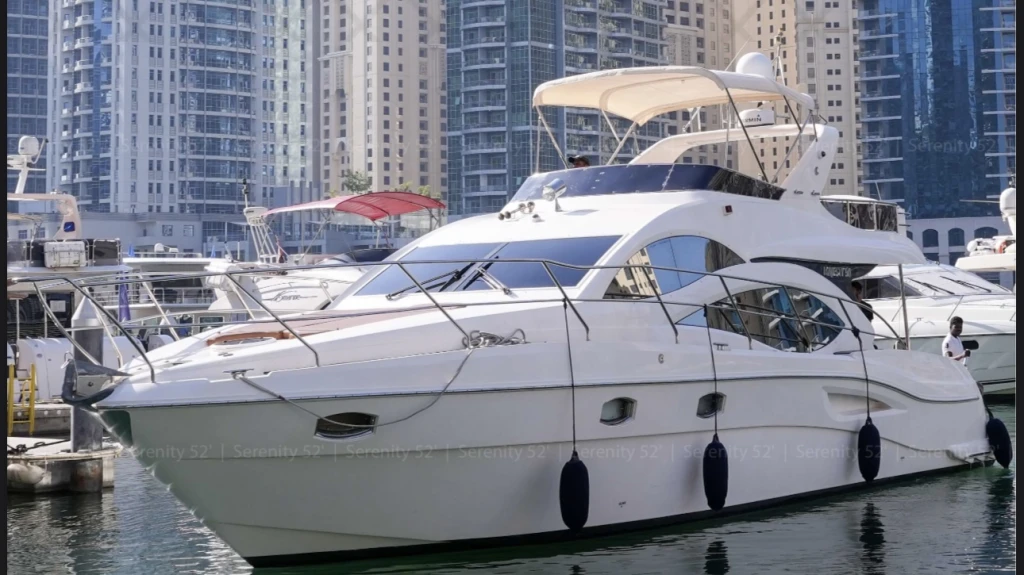 Majestad 52 - Excursión privada en yate por Dubái