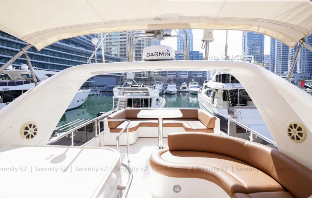 Majestad 52 - Excursión privada en yate por Dubái