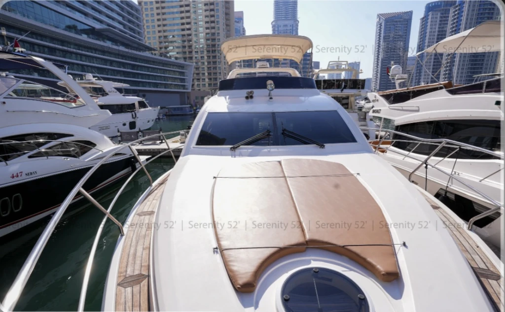 Majestad 52 - Excursión privada en yate por Dubái