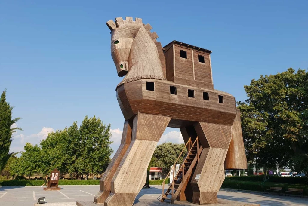 2 Days 1 Night Gallipoli and Troy Tour from Kusadasi by Bus