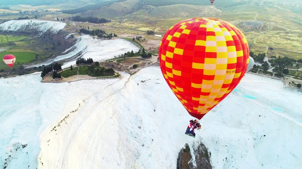 2-Day Pamukkale Tour from Kusadasi with Hot Air Balloon Ride