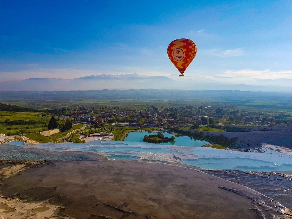 2-Day Pamukkale Tour from Kusadasi with Hot Air Balloon Ride