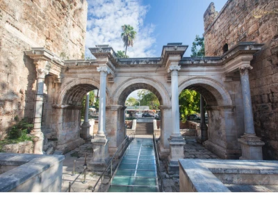 Калеичи Анталия – История на стария град, атракции и водач