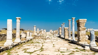 Λαοδίκεια Αρχαία Πόλη – Ιστορία, Ερείπια & Οδηγός Επισκέπτη