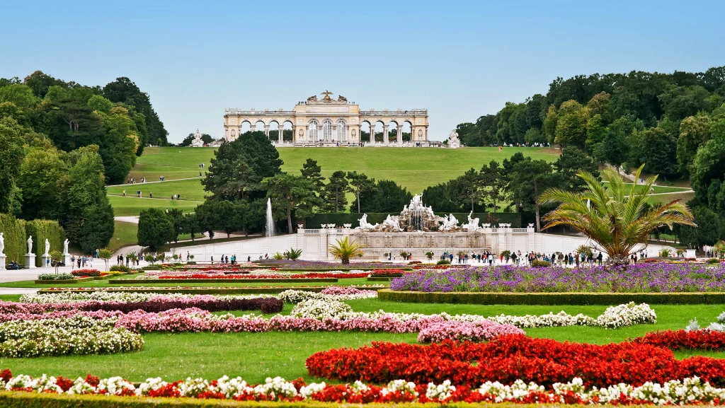 "TURUL CENTRAL EUROPEAN CU AIRLINES AJET"