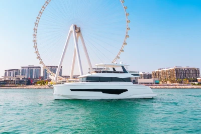 दुबई में लग्ज़री यॉट अनुभव: आपकी क्रूज़ पर क्या उम्मीद करें