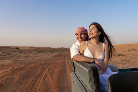 Zonsopgang in Dubai Ballonvaart met Valkenshow & Vintage Woestijnsafari