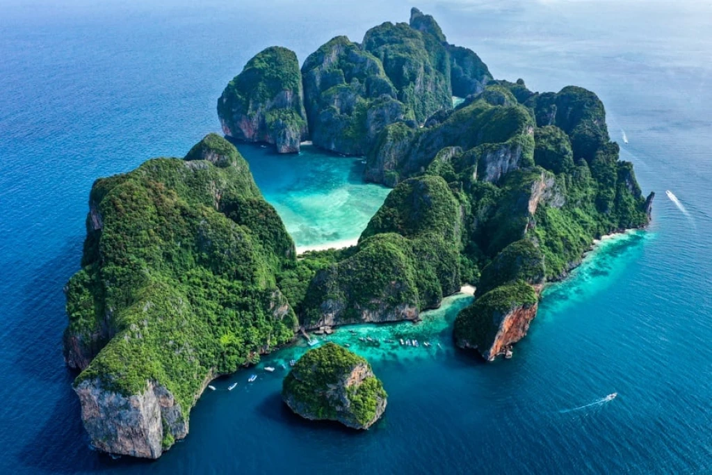 "Plajların Ötesinde Tayland"