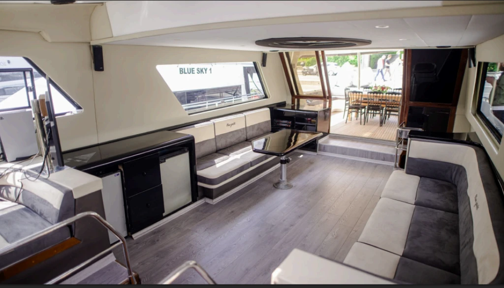 豪华私人游艇租赁