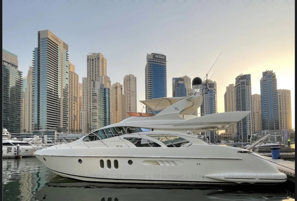 رحلة يخت خاصة على متن أزيموت 55 - دبي