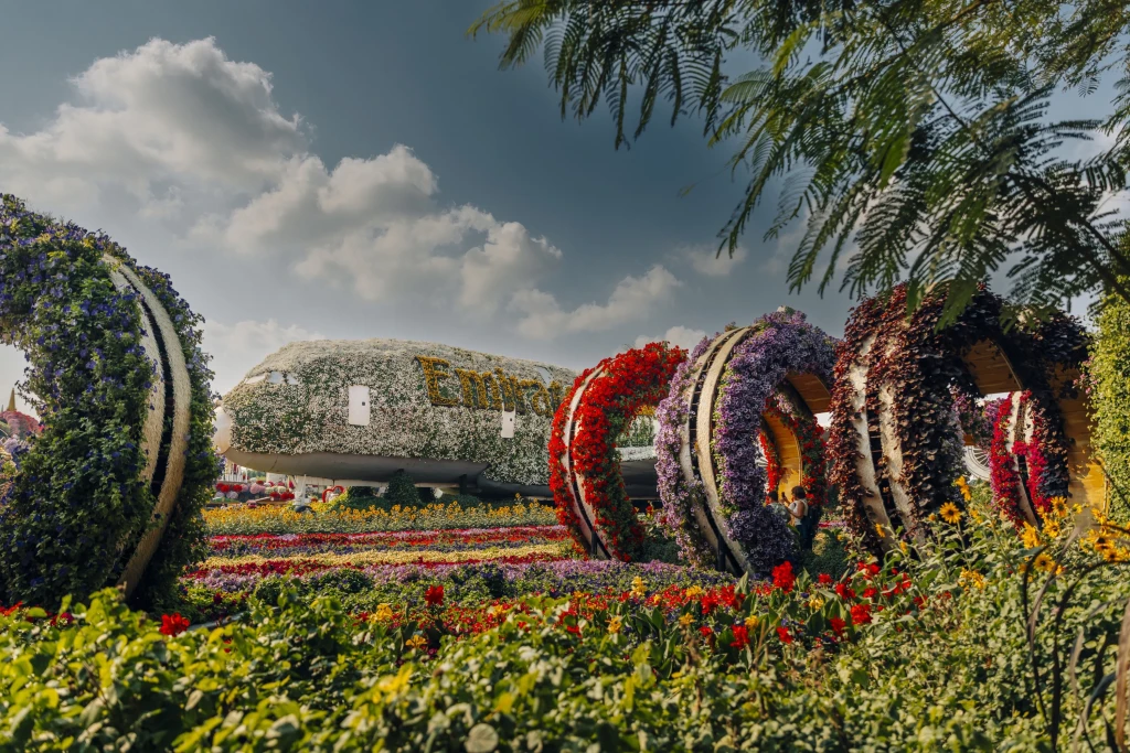 'Dubai Miracle Garden: A Journey into the Magical World of Flowers'