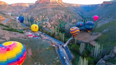 ソガンリ渓谷の朝日フライト