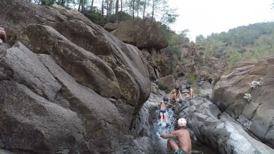 CANYONING