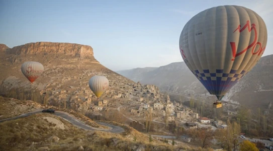 Kapadokya Soğanlı Vadisi Balon Turu – Gün Doğumu & Eşsiz Manzaralar