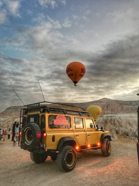 Каппадокійський джип-сafari з сходом сонця