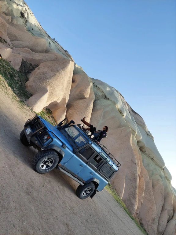 Tur Safari Jeep Kapadokya Menikmati Matahari Terbenam