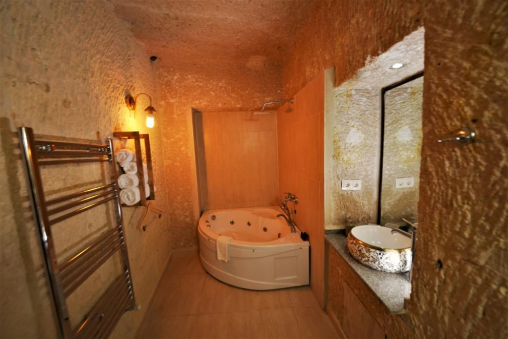 कप्पाडोकिया हनीमून डेडली 216