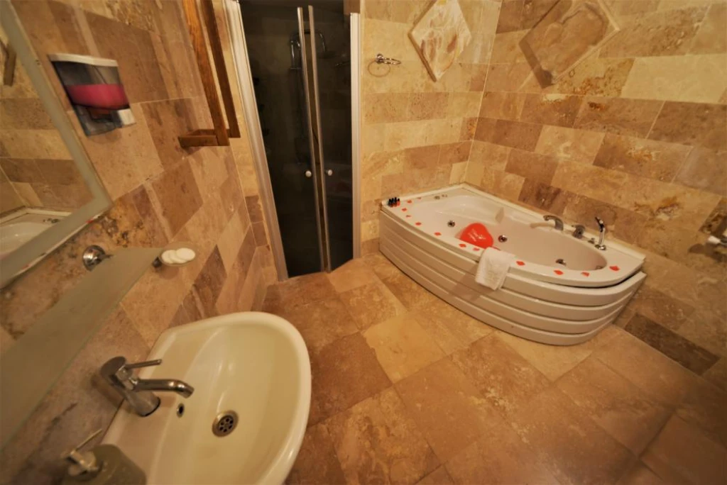 कपादोक्या हनीमून डेडेली 301