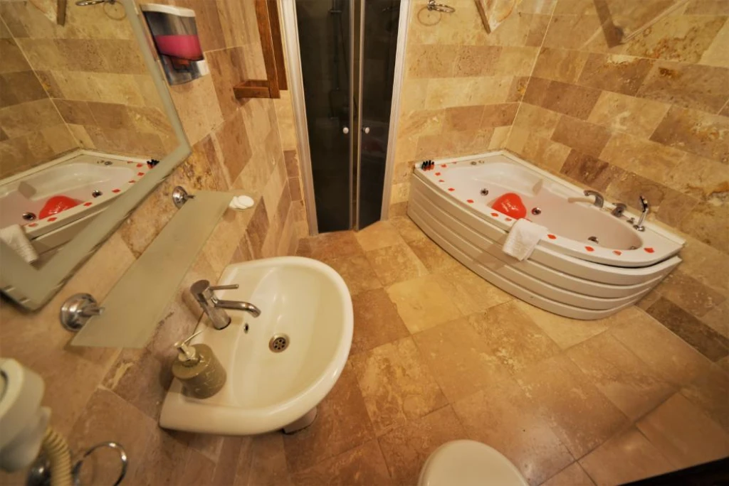 कपादोक्या हनीमून डेडेली 301