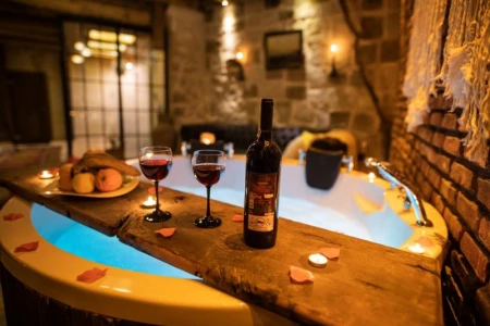 Kapadokya Balayı Paketi | Casia Cave Hotel 108 Şömineli Taş Oda