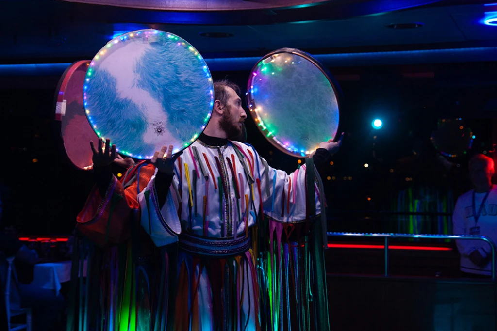 ディナーとエンターテイメントが楽しめるボスポラスクルーズ（ソフトドリンク飲み放題）