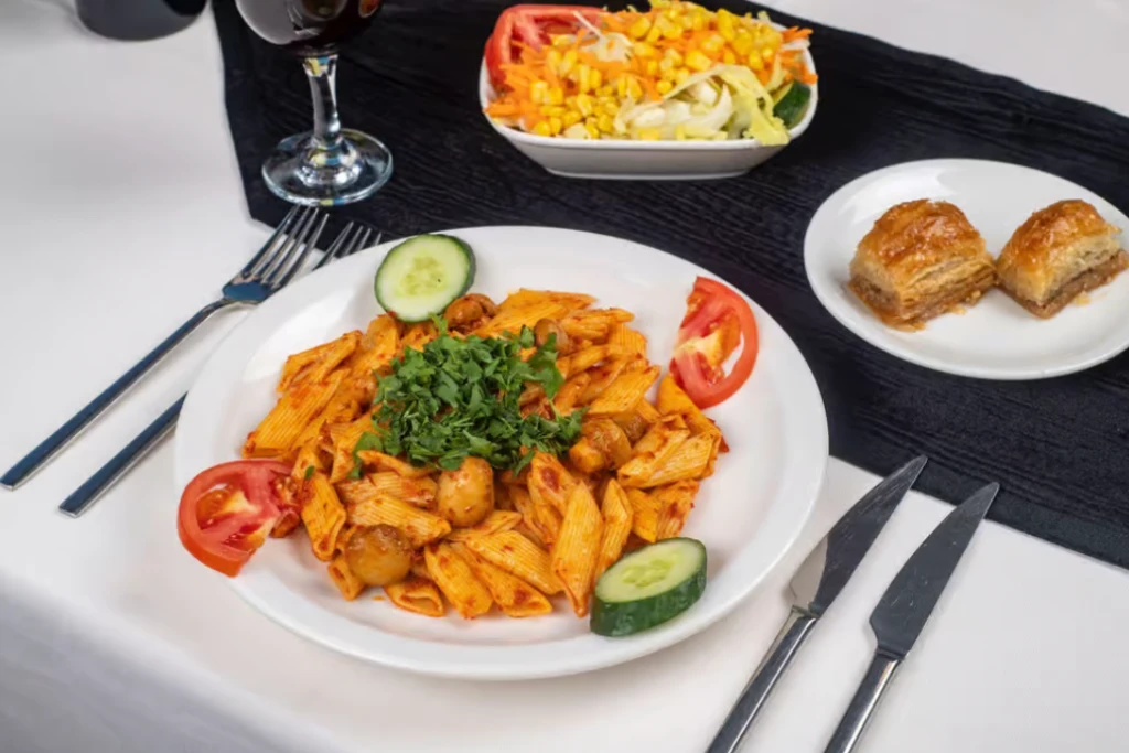 博斯普鲁斯游船晚餐和娱乐（无限量软饮料）