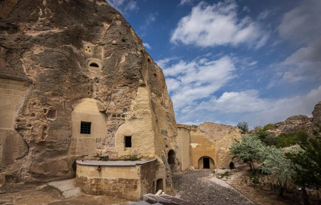 私人苏干利谷、索贝索斯古城和凯什利修道院游览