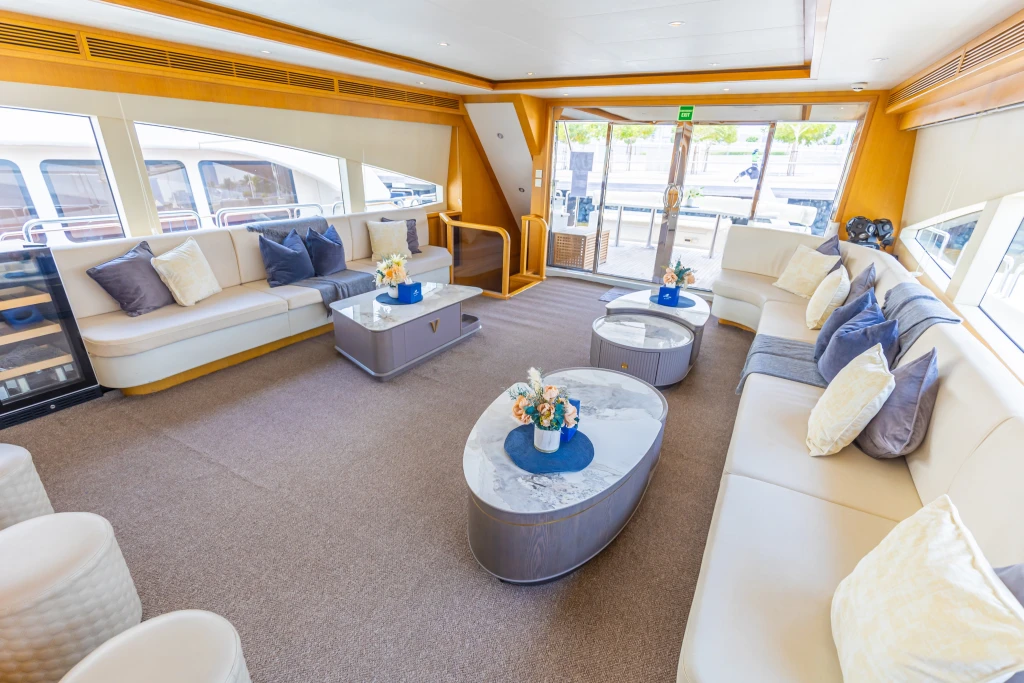 Excursión privada en yate Kona de 110 pies en Dubái